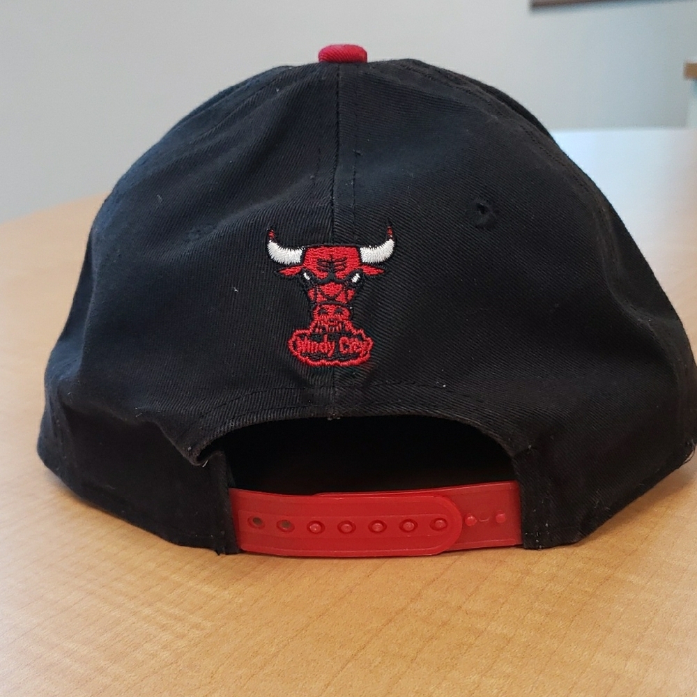 New Era Chicago Bulls Snapback Black Cap - Picture 4 of 9